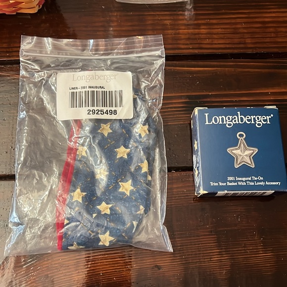 Longaberger 2001 Patriotic Inaugural Basket, 2 protectors, liner and Tie-On - Picture 4 of 6